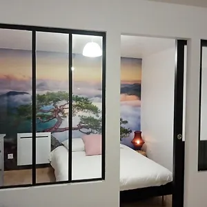 maison-de-bourg-dans-un-quartier-mdival-avec-petit.hotels-rhonealpes.com/